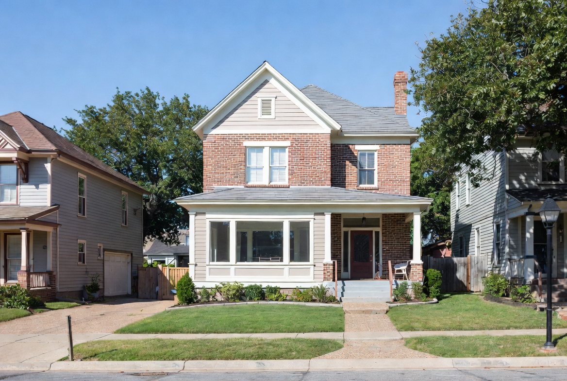 Charming home in vibrant Magnolia Village Near Southside Fort Worth