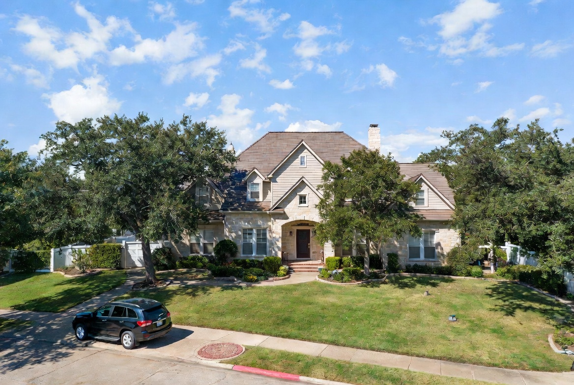 Upscale family home in Tanglewood Fort Worth with mature trees